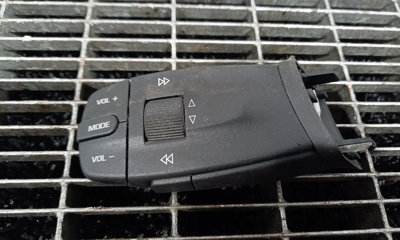 BUTOANE COMENZI VOLAN SEAT IBIZA IV 2008-2017