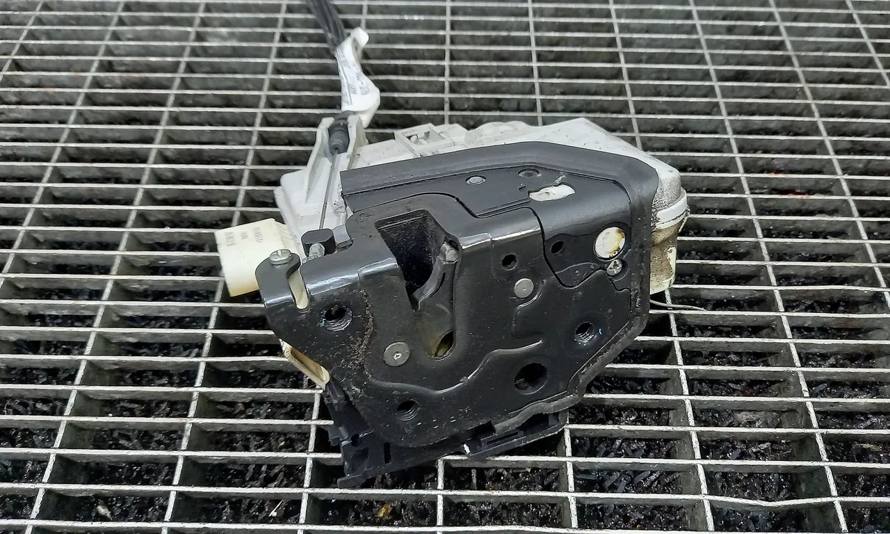 INCUIETOARE USA FATA DREAPTA SEAT LEON 2005-2013