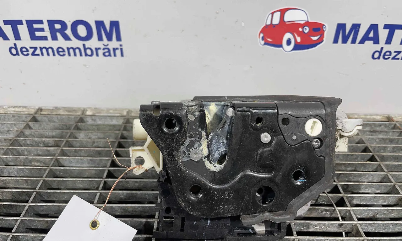 INCUIETOARE USA FATA DREAPTA SEAT LEON 2005-2013