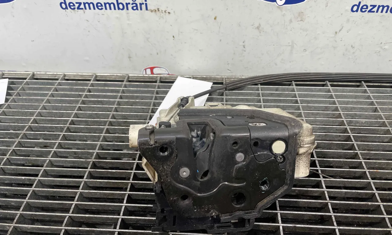 INCUIETOARE USA FATA DREAPTA SEAT LEON 2005-2013