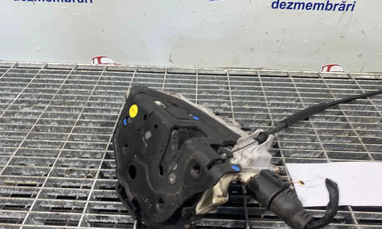 INCUIETOARE USA FATA STANGA SEAT LEON 2005-2013