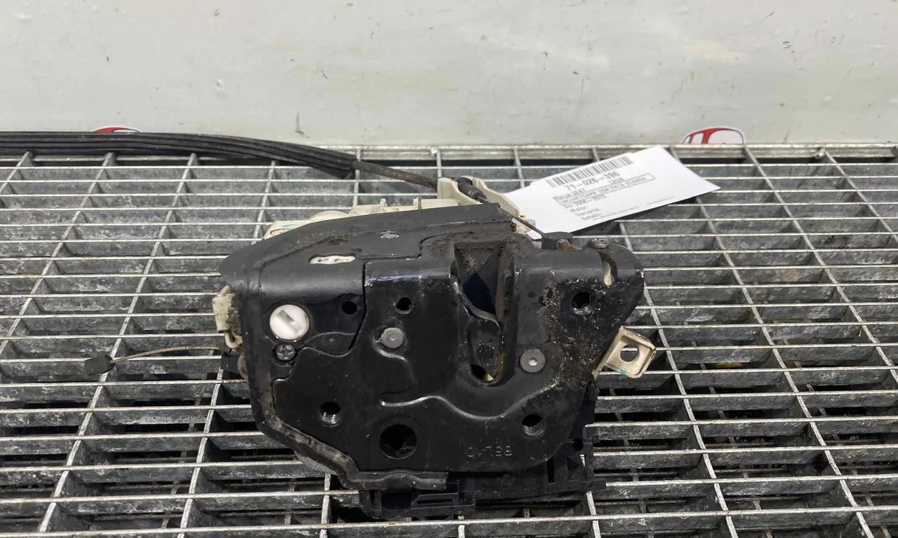 INCUIETOARE USA FATA STANGA SEAT LEON 2005-2013