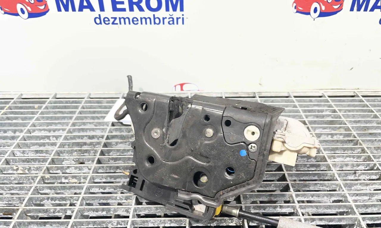 INCUIETOARE USA SPATE DREAPTA SEAT LEON 2005-2013