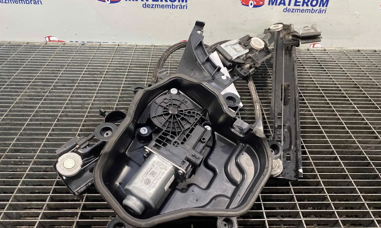 MACARA USA FATA DREAPTA SEAT LEON 2005-2013