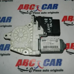 Motoras macara usa dreapta spate