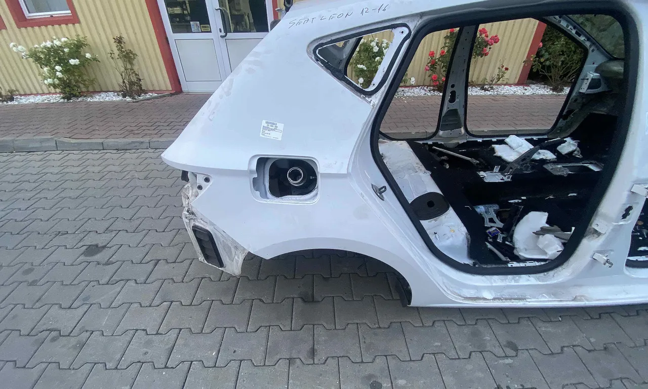 ARIPA SPATE DREAPTA SEAT LEON 2012-2021
