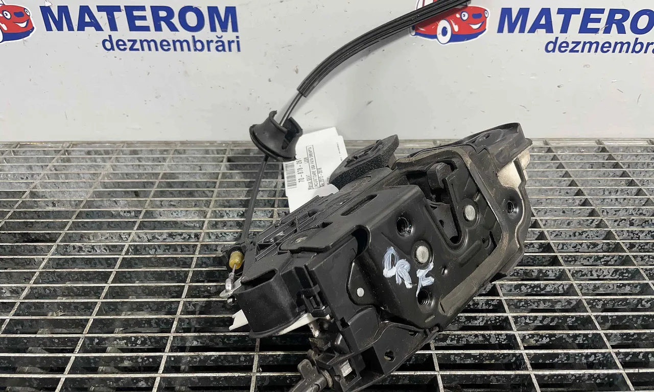 INCUIETOARE USA FATA DREAPTA SEAT LEON 2012-2021