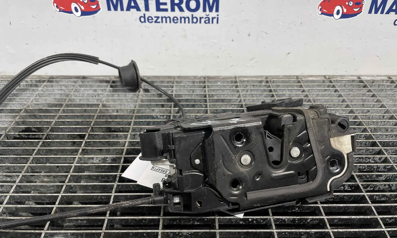 INCUIETOARE USA SPATE DREAPTA SEAT LEON 2012-2021