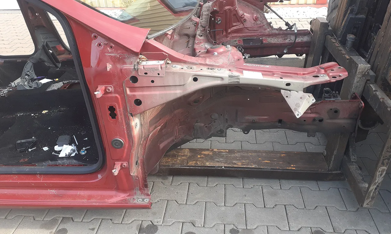 LONJERON DREAPTA SEAT LEON 2012-2021