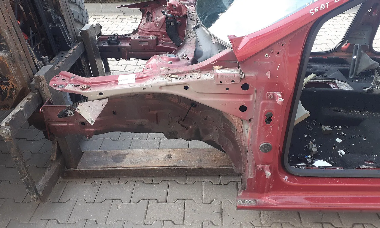 LONJERON STANGA SEAT LEON 2012-2021