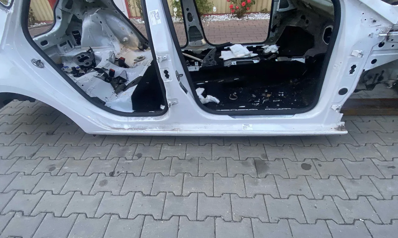PRAG DREAPTA SEAT LEON 2012-2021