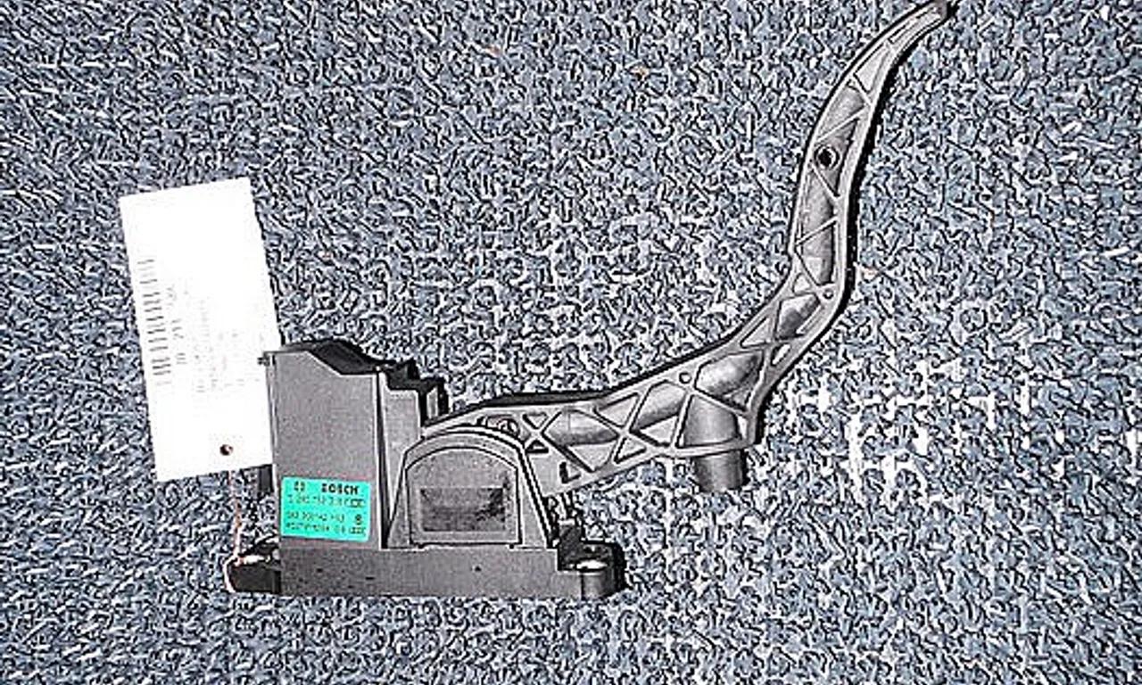 PEDALA ACCELERATIE SKODA FABIA I 2000-2007