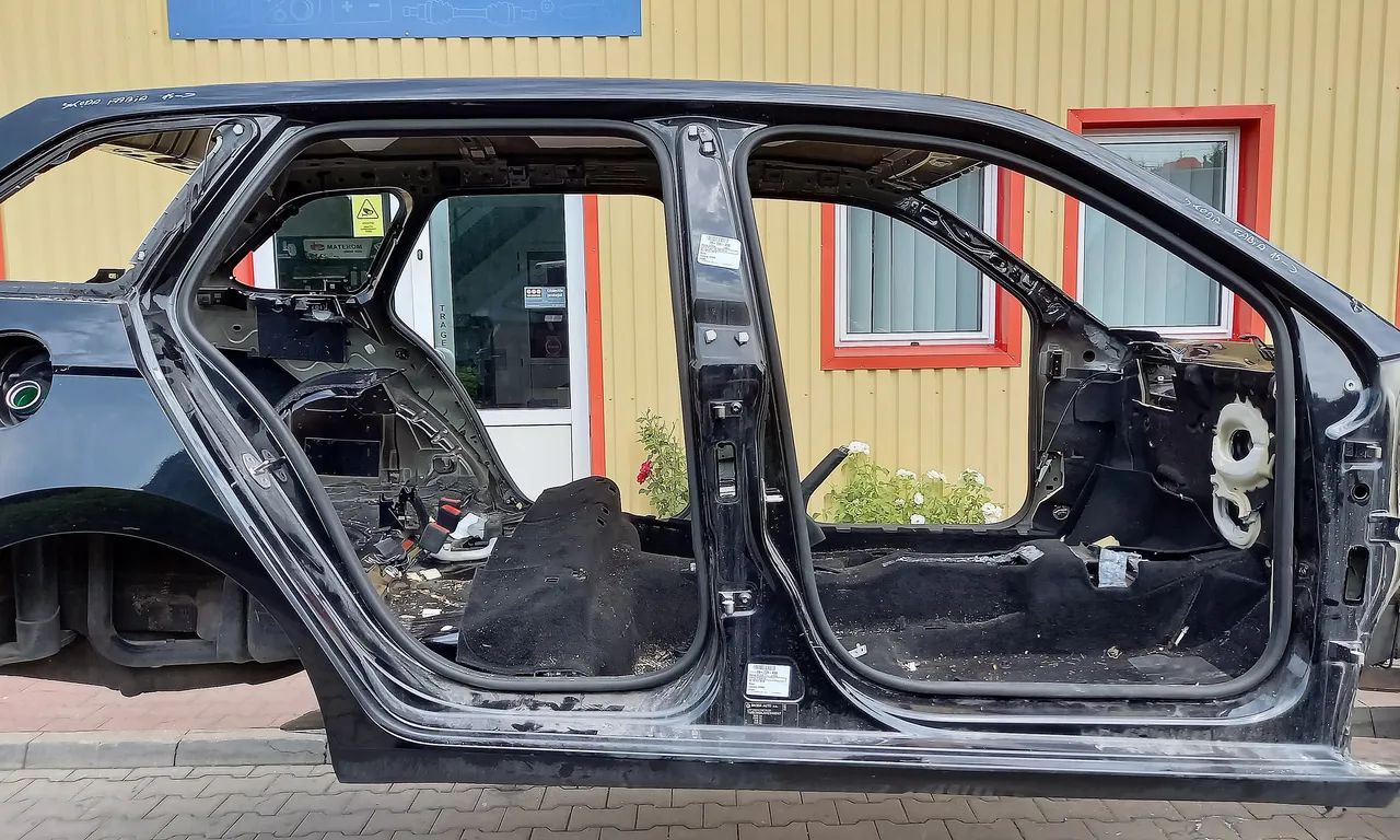 STALP MIJLOC DREAPTA SKODA FABIA III 2014-2021