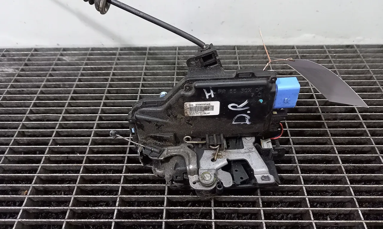 INCUIETOARE USA FATA DREAPTA SKODA OCTAVIA II 2004-2013