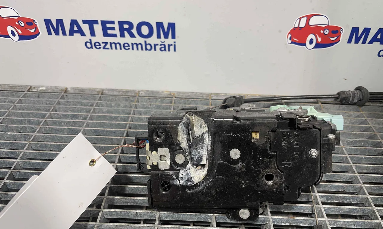 INCUIETOARE USA FATA DREAPTA SKODA OCTAVIA II 2004-2013