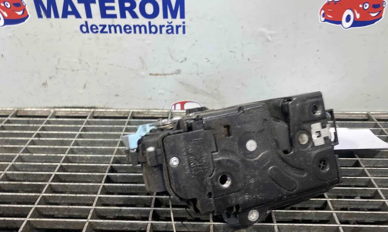 INCUIETOARE USA FATA STANGA SKODA OCTAVIA II 2004-2013
