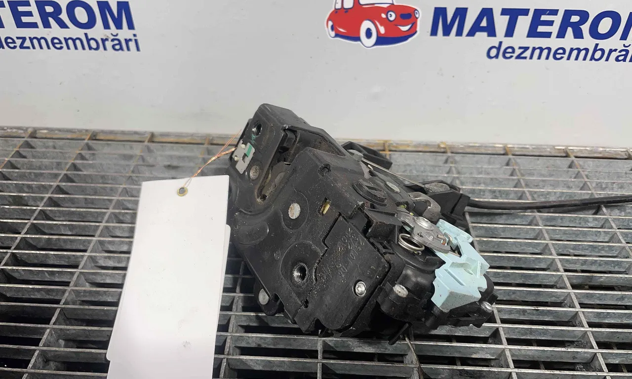 INCUIETOARE USA SPATE DREAPTA SKODA OCTAVIA II 2004-2013