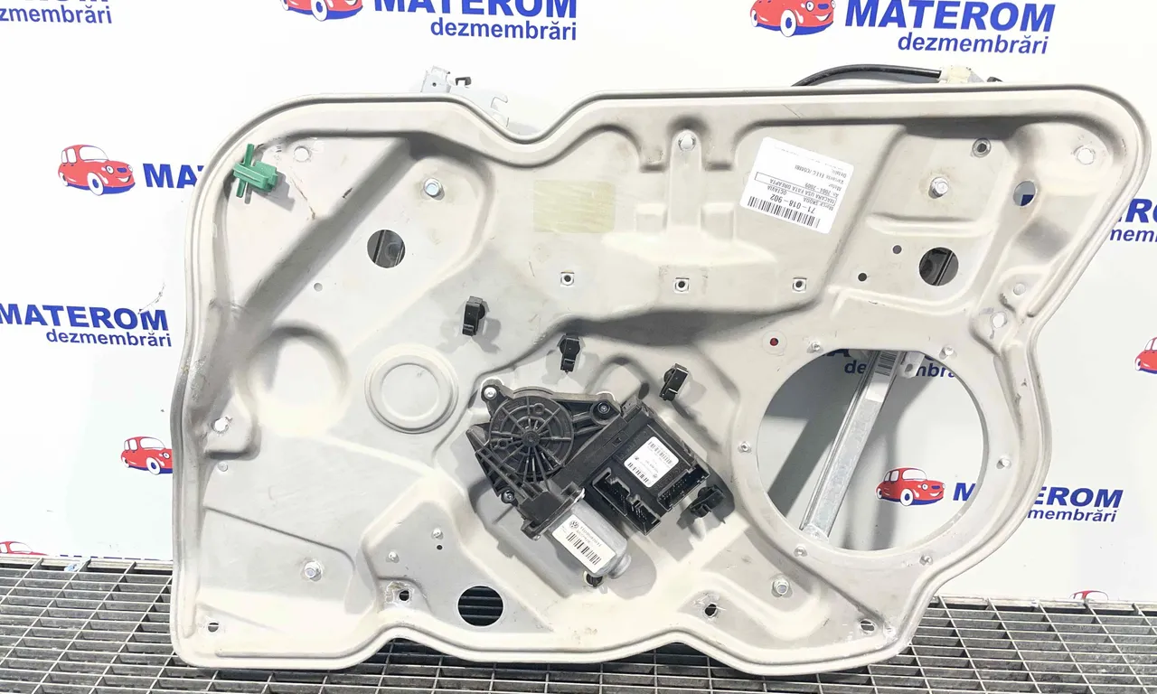 MACARA USA FATA DREAPTA SKODA OCTAVIA II 2004-2013