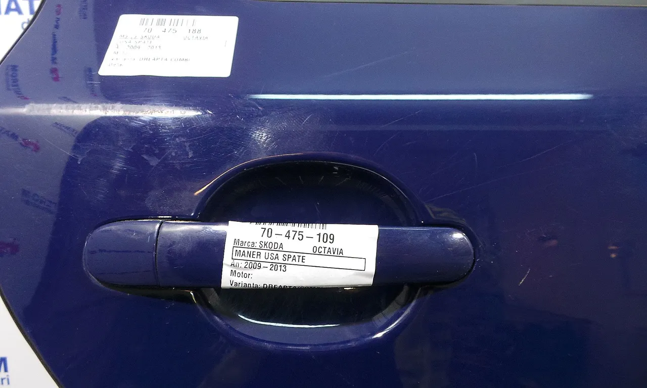 MANER USA SPATE DREAPTA SKODA OCTAVIA II 2004-2013