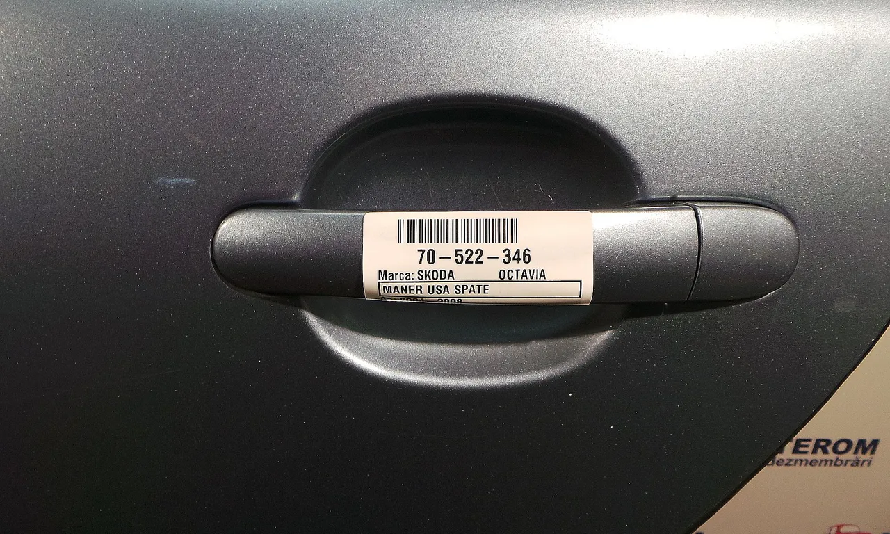 MANER USA SPATE STANGA SKODA OCTAVIA II 2004-2013