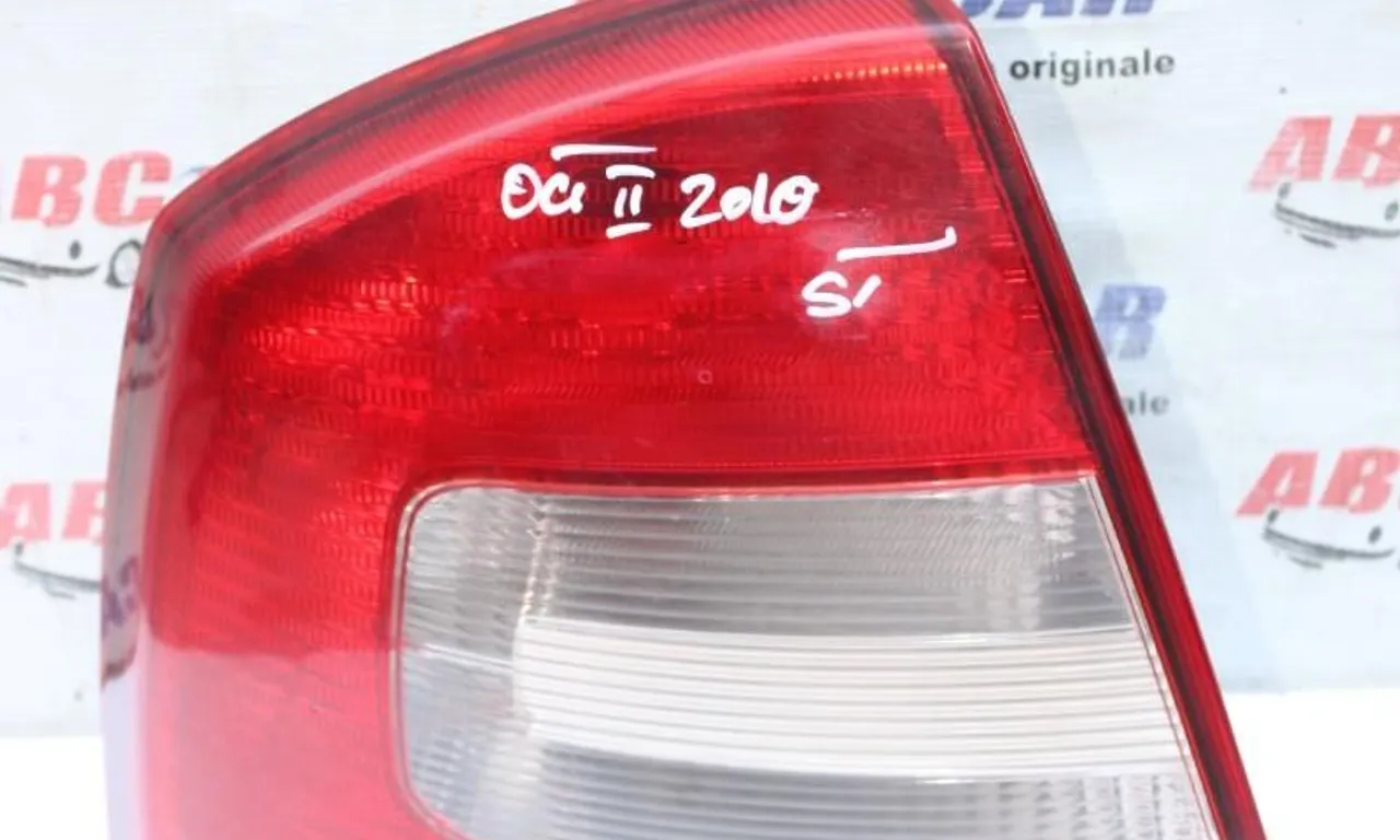 Stop stanga SKODA OCTAVIA II 2004-2013
