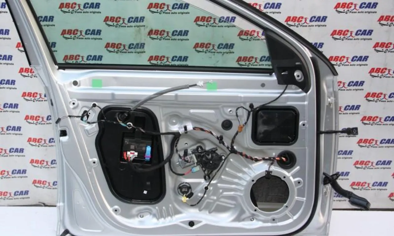 Broasca usa stanga fata SKODA OCTAVIA III 2012-2021