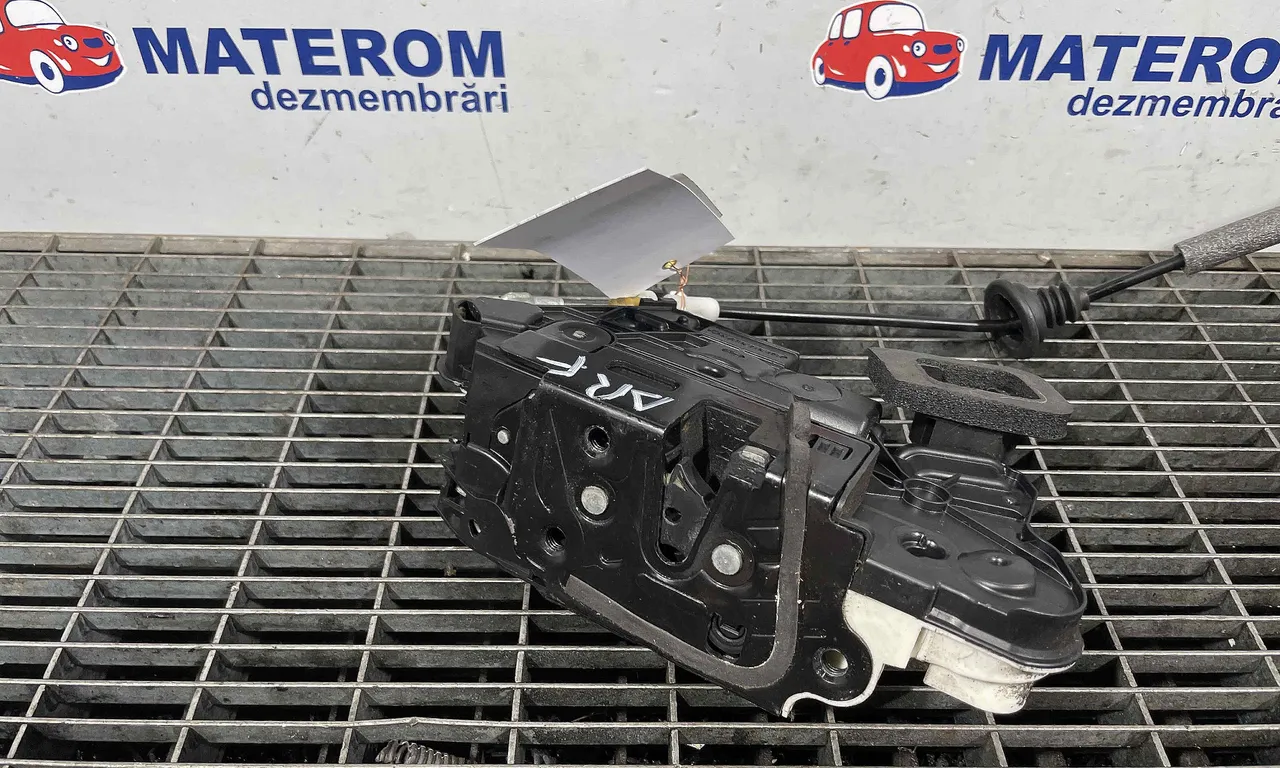 INCUIETOARE USA FATA DREAPTA SKODA OCTAVIA III 2012-2021