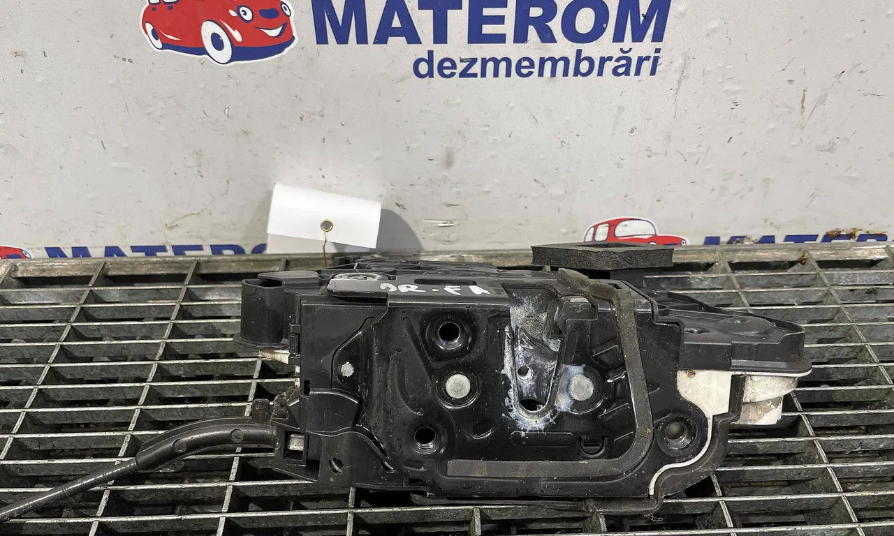 INCUIETOARE USA FATA DREAPTA SKODA OCTAVIA III 2012-2021