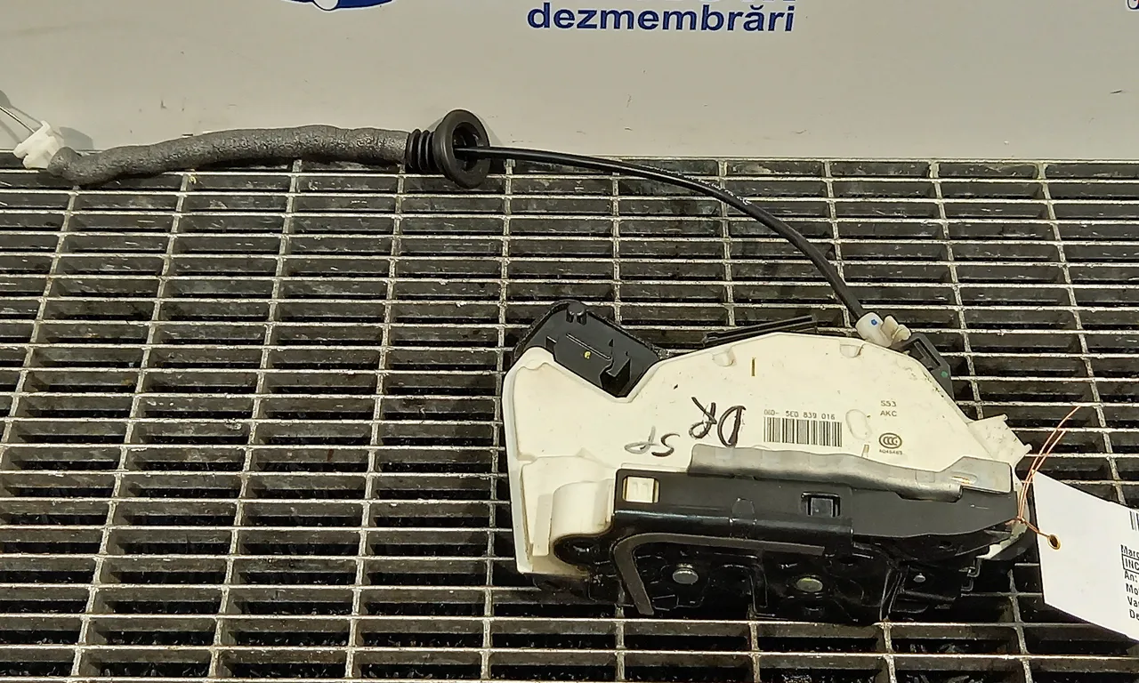 INCUIETOARE USA SPATE DREAPTA SKODA OCTAVIA III 2012-2021