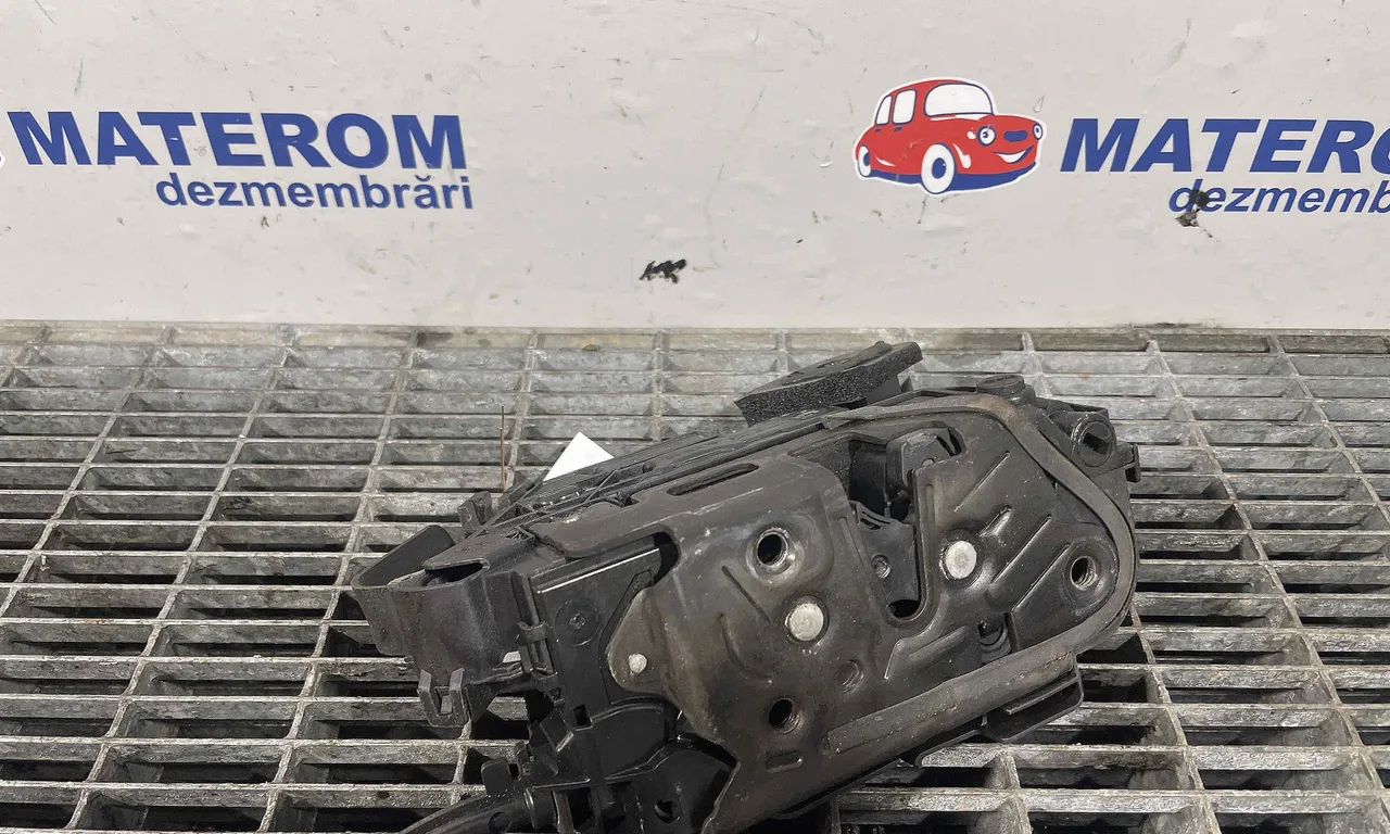 INCUIETOARE USA SPATE DREAPTA SKODA OCTAVIA III 2012-2021