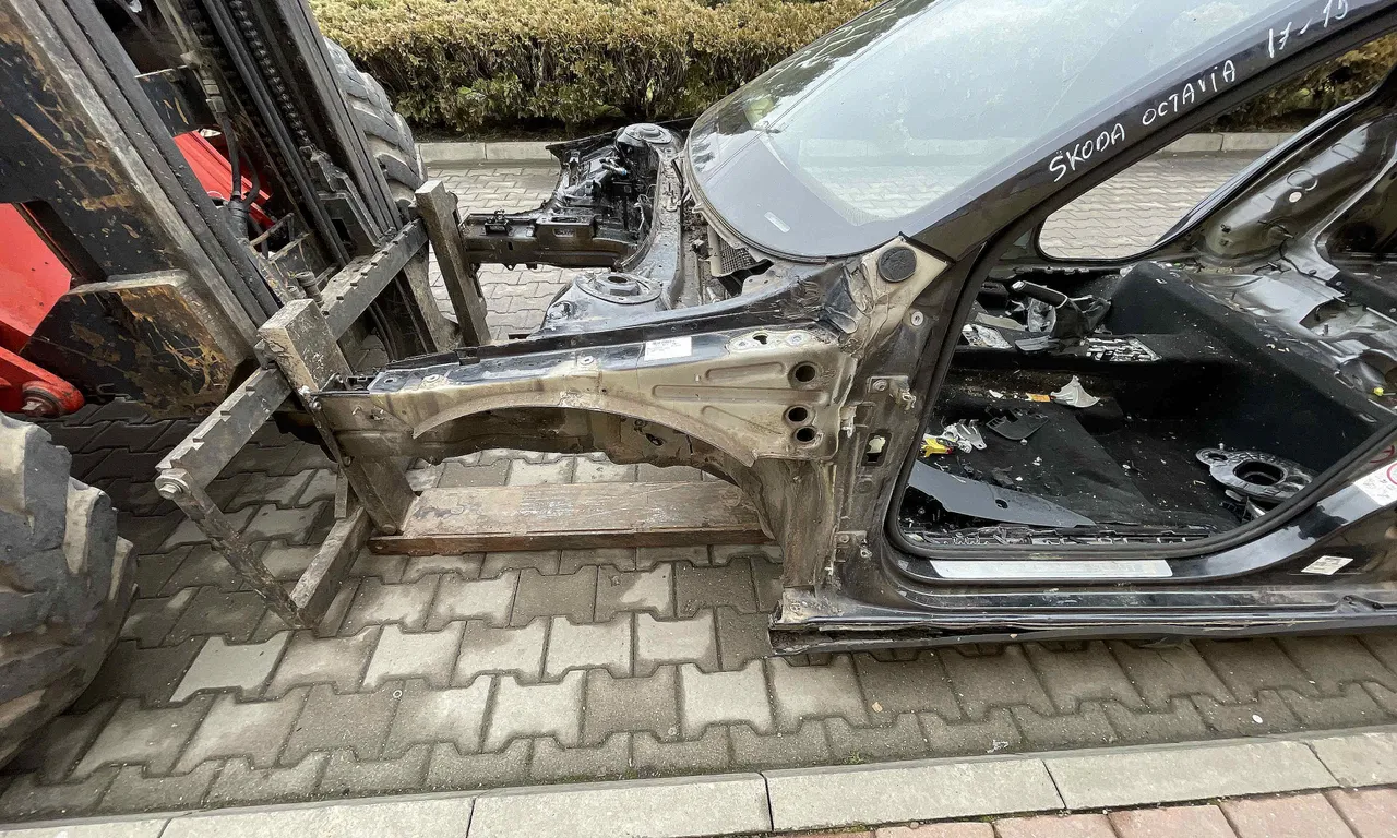 LONJERON STANGA SKODA OCTAVIA III 2012-2021