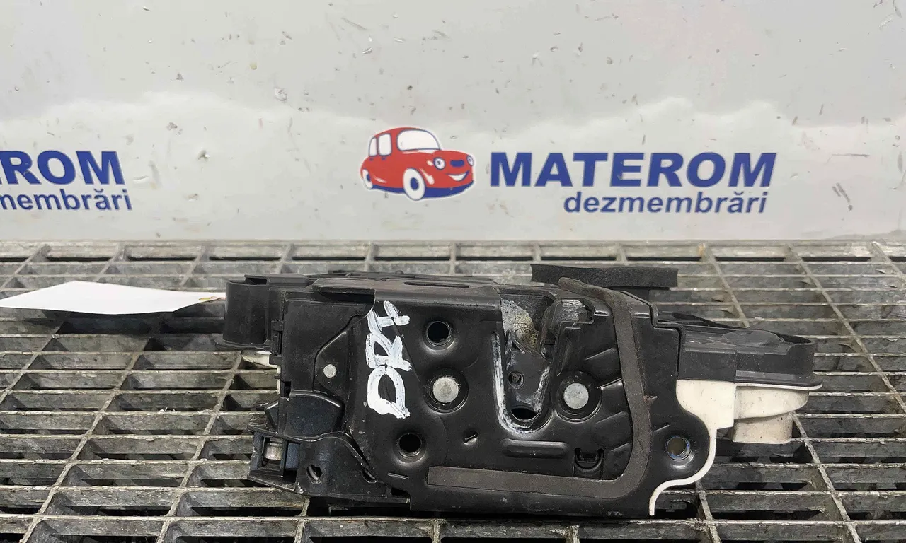 INCUIETOARE USA FATA DREAPTA SKODA OCTAVIA III 2012-2020