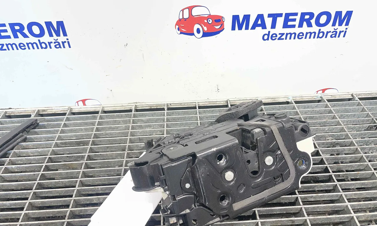 INCUIETOARE USA SPATE DREAPTA SKODA OCTAVIA III 2012-2020