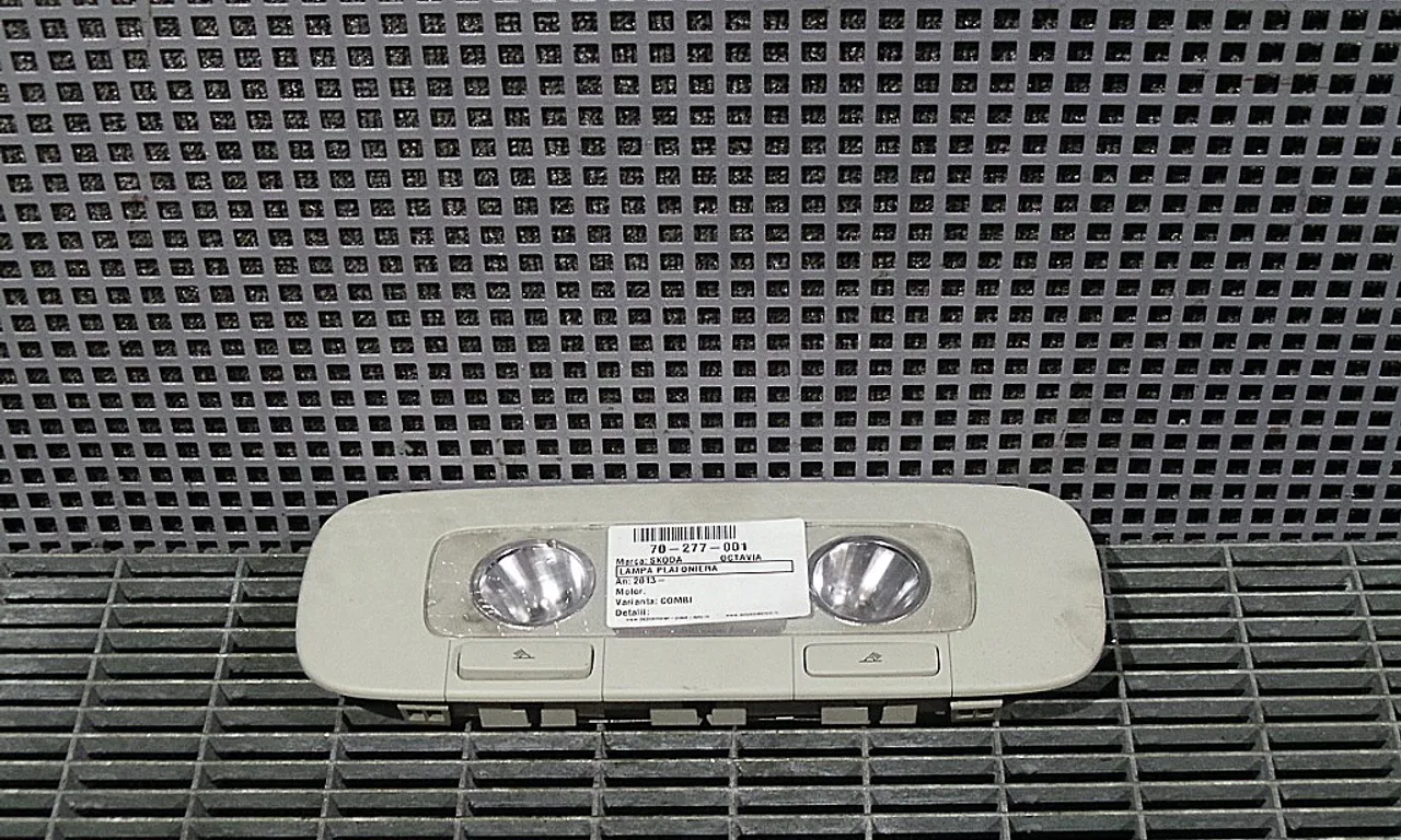 LAMPA PLAFONIERA SKODA OCTAVIA III 2012-2020