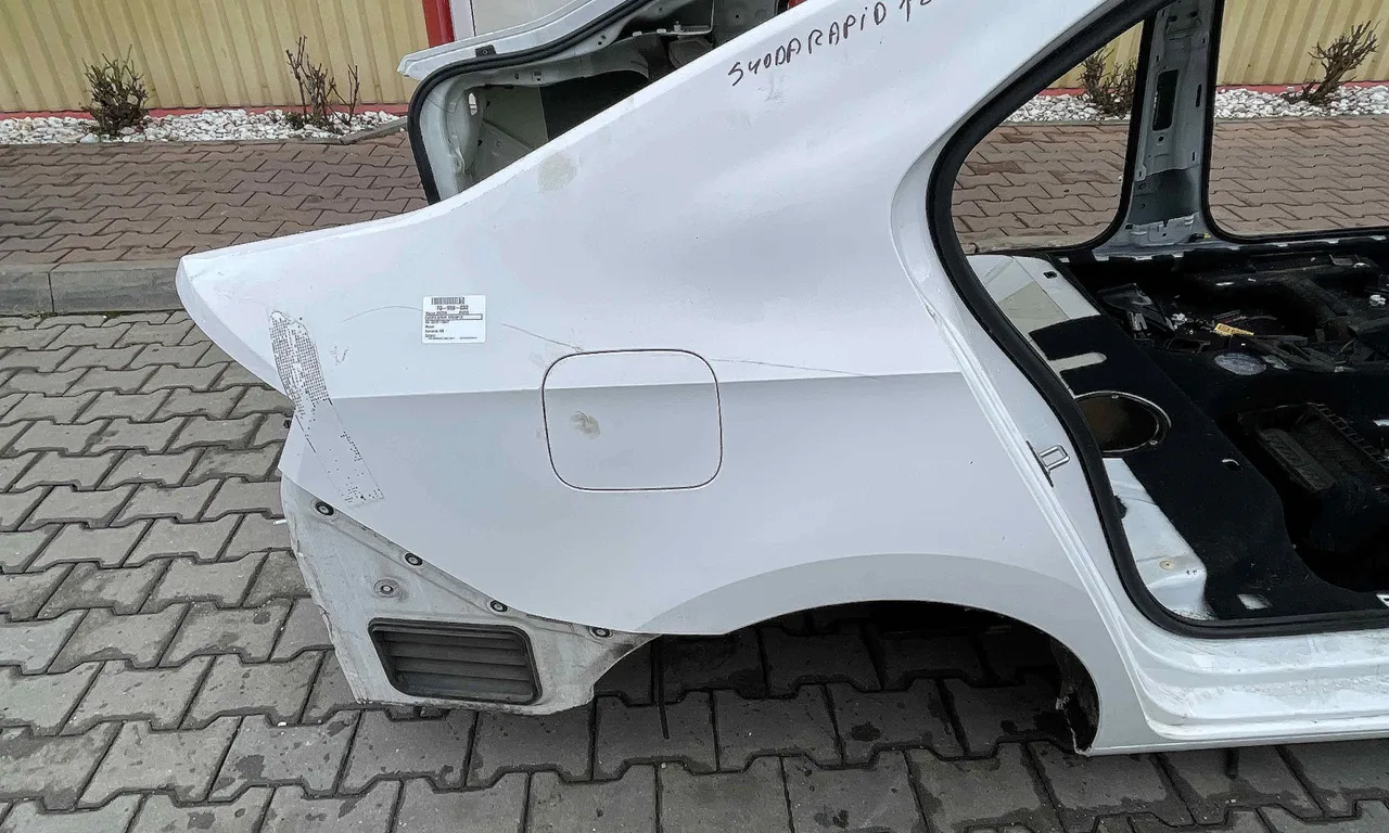 ARIPA SPATE DREAPTA SKODA RAPID 2011-2017