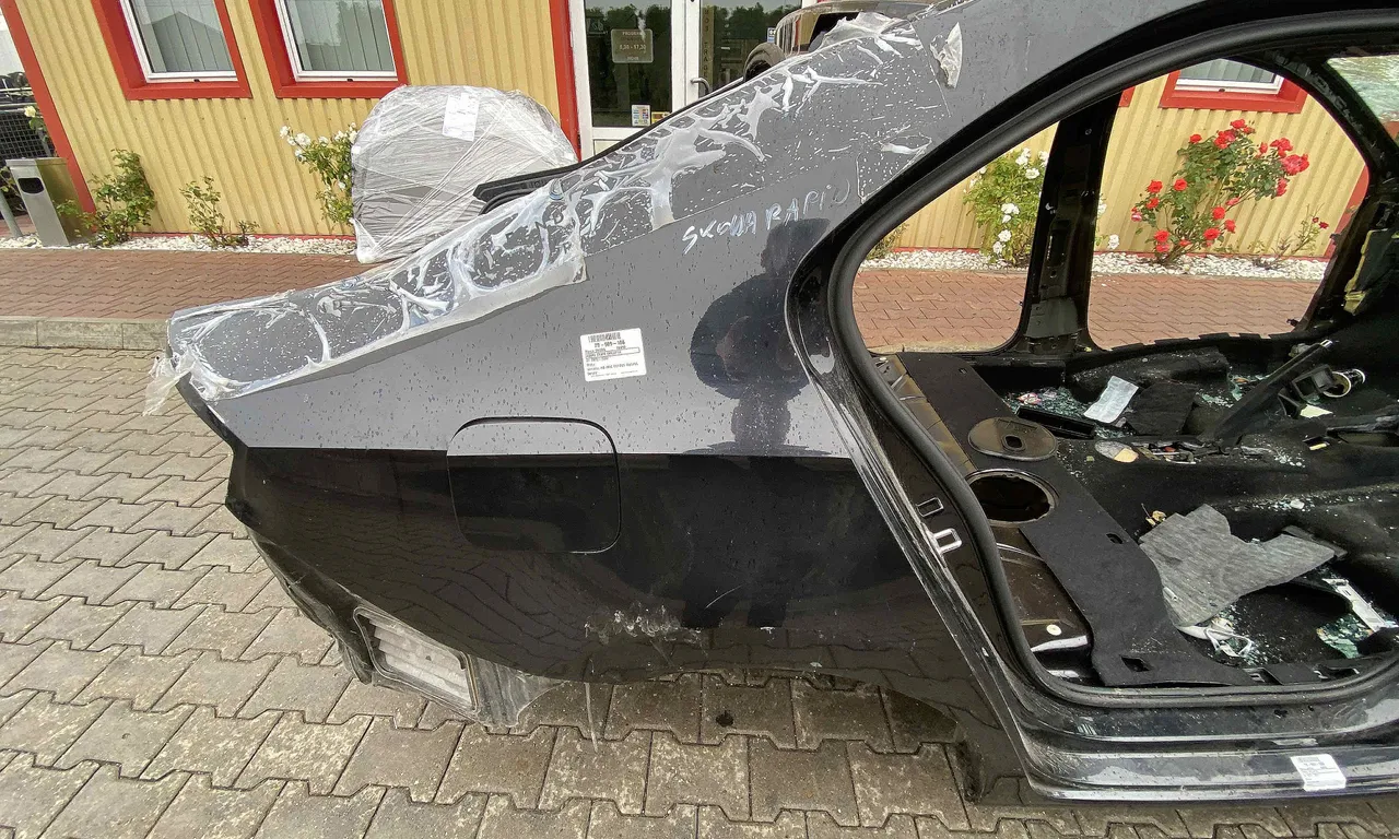 ARIPA SPATE DREAPTA SKODA RAPID 2011-2017