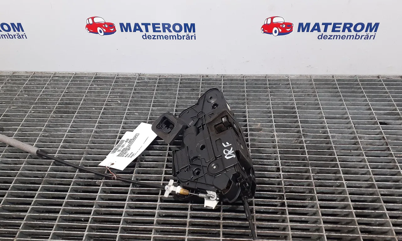 INCUIETOARE USA FATA DREAPTA SKODA RAPID 2011-2017