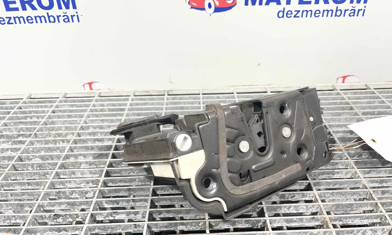 INCUIETOARE USA FATA STANGA SKODA RAPID 2011-2017