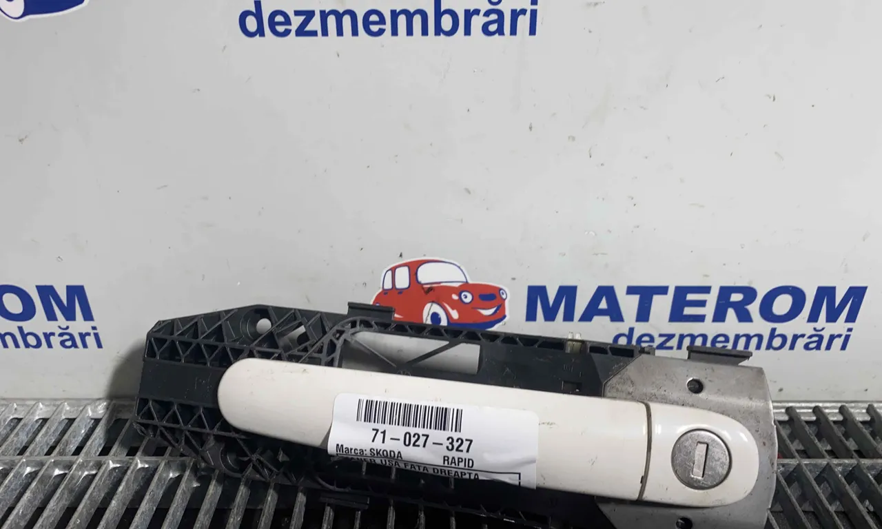 MANER USA FATA DREAPTA SKODA RAPID 2011-2017
