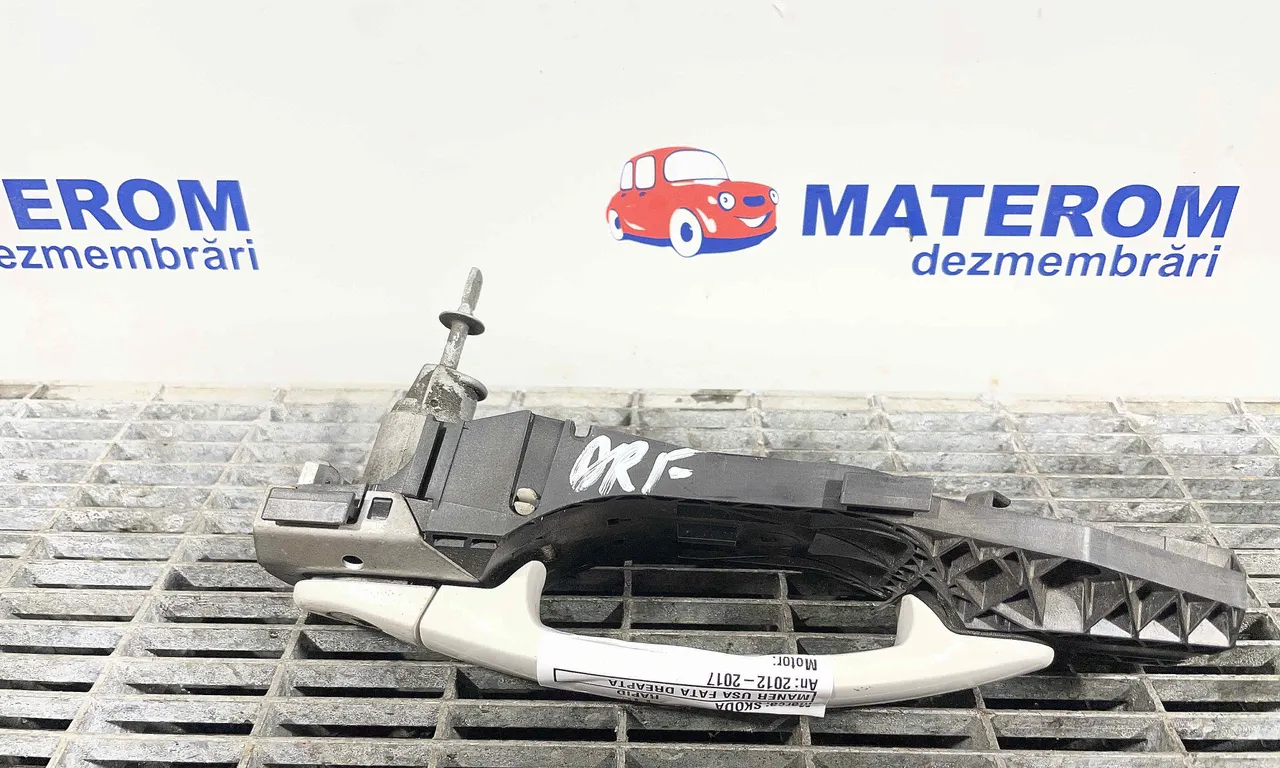 MANER USA FATA DREAPTA SKODA RAPID 2011-2017