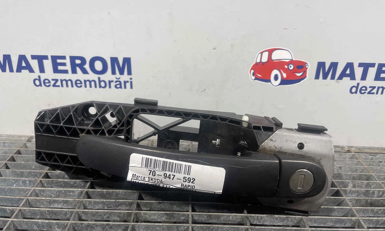 MANER USA FATA DREAPTA SKODA RAPID 2011-2017