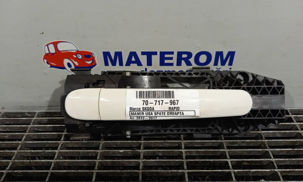 MANER USA SPATE DREAPTA SKODA RAPID 2011-2017