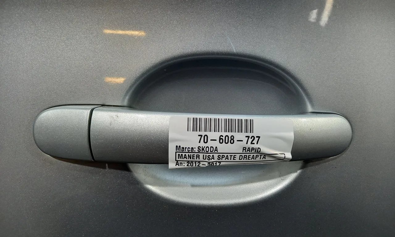 MANER USA SPATE DREAPTA SKODA RAPID 2011-2017