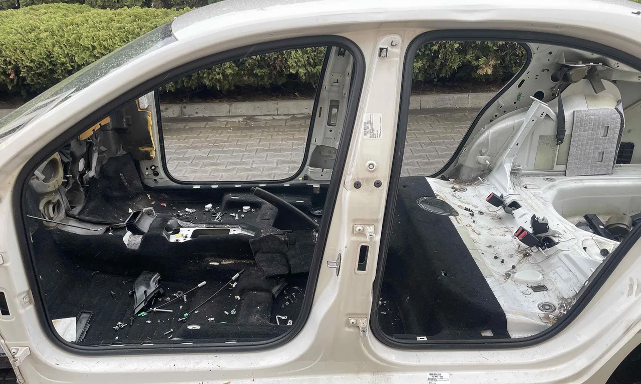 STALP MIJLOC STANGA SKODA RAPID 2011-2017