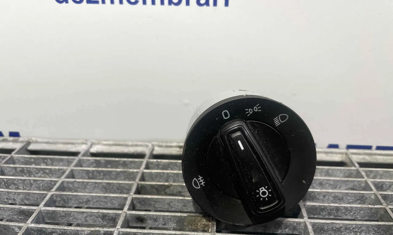 INTRERUPATOR LUMINI SKODA RAPID 2011-2017