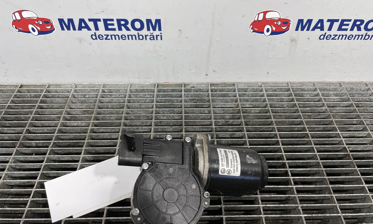 MOTORAS STERGATOR PARBRIZ SKODA RAPID 2011-2017