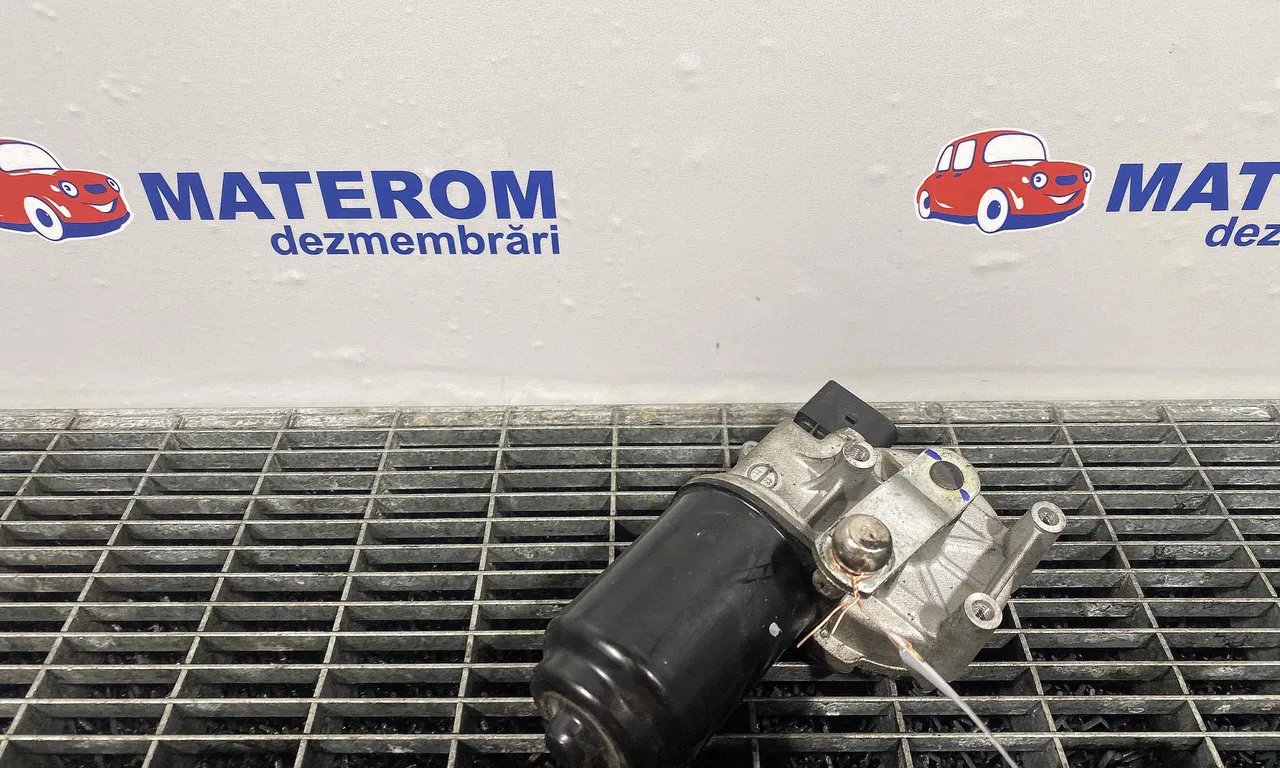 MOTORAS STERGATOR PARBRIZ SKODA RAPID 2011-2017
