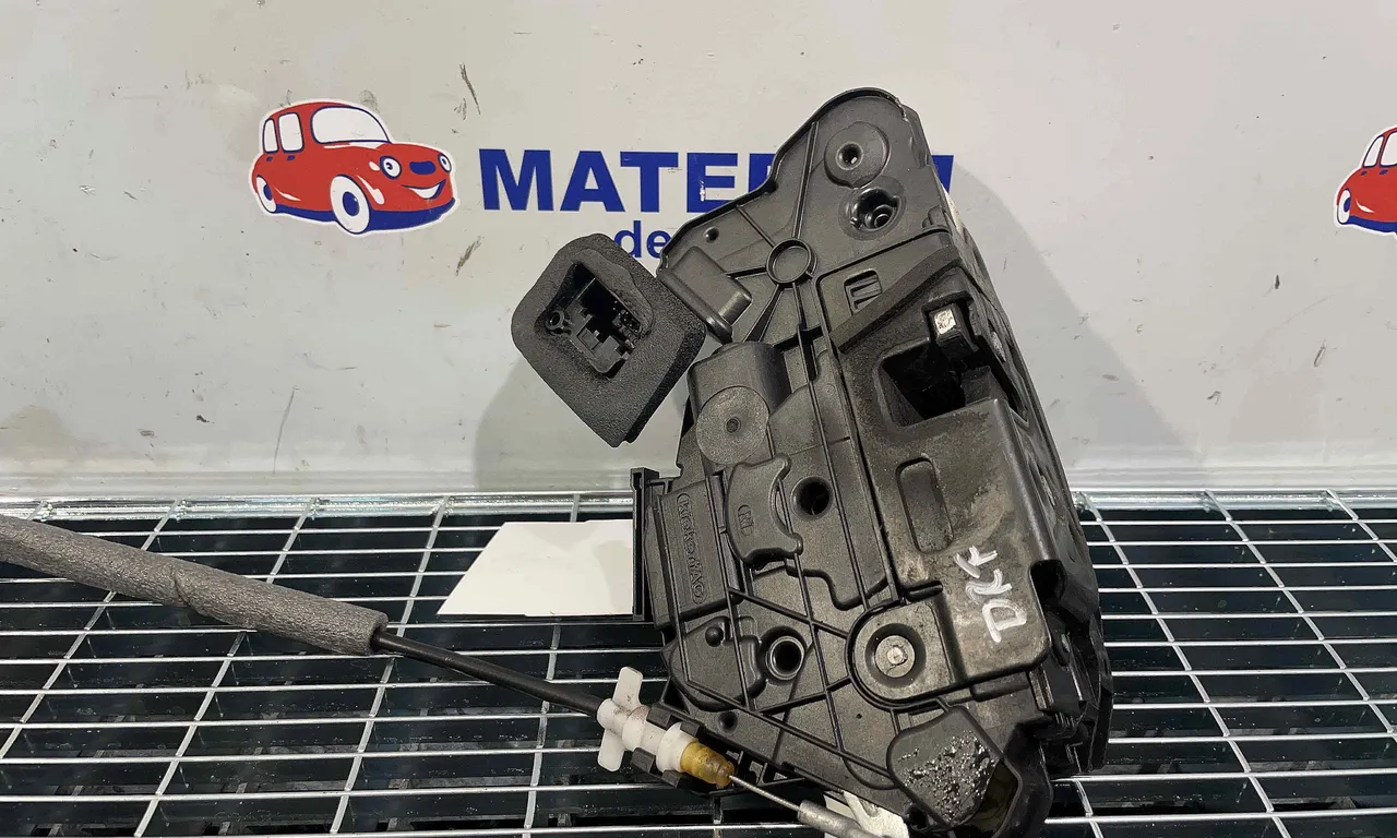 INCUIETOARE USA FATA DREAPTA SKODA RAPID 2012-2022