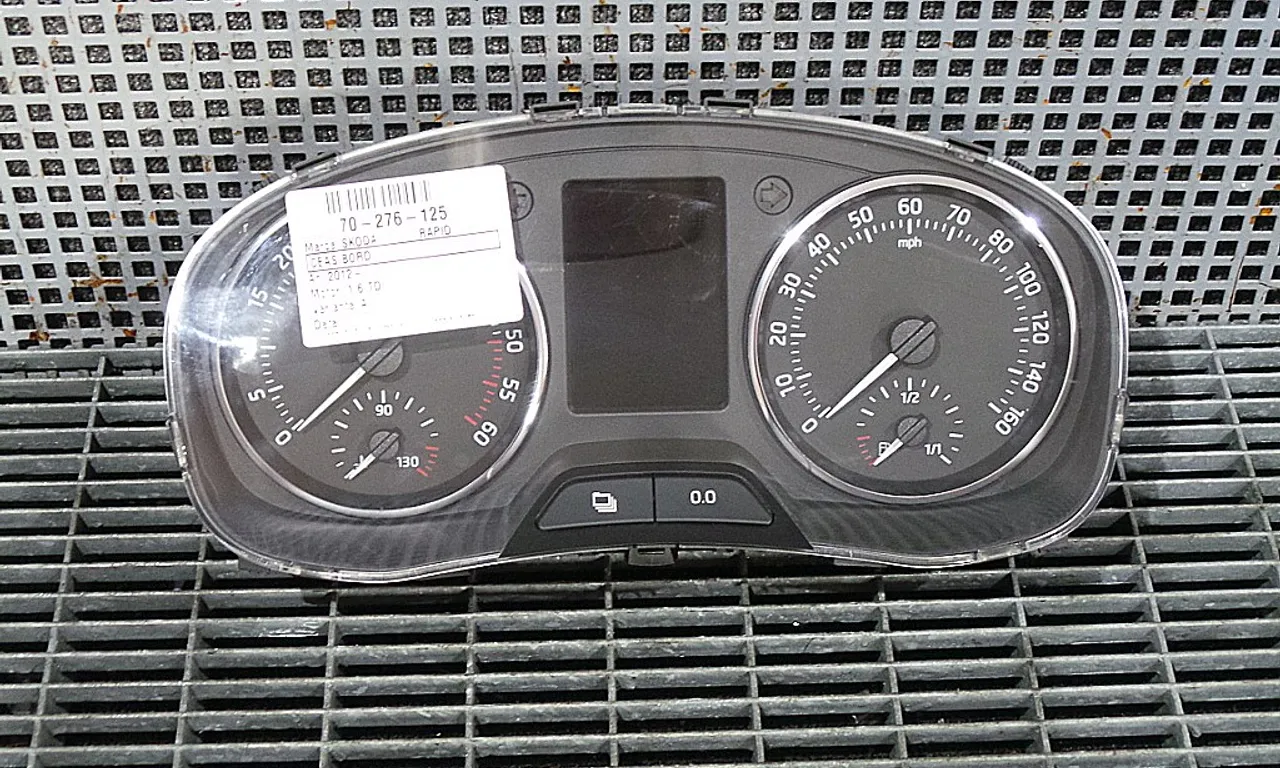 CEAS BORD SKODA RAPID Spaceback 2012-2019
