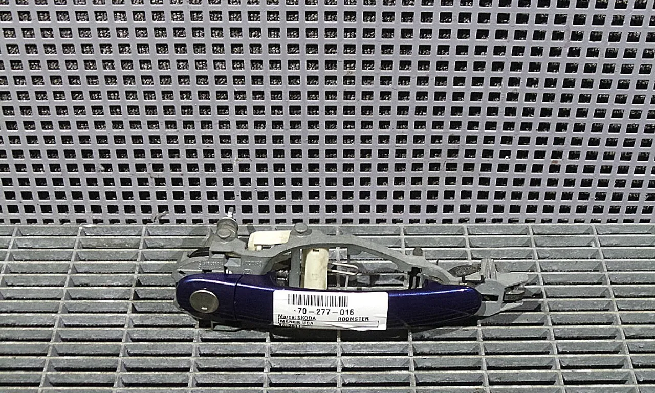 MANER USA FATA DREAPTA SKODA ROOMSTER Praktik 2007-2015